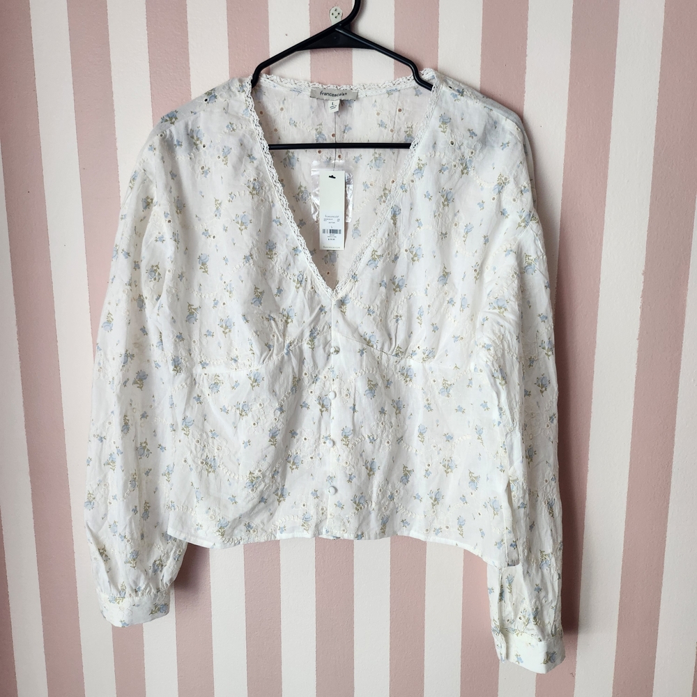🏷Francesca's Collections White Floral V-Neck Blouse